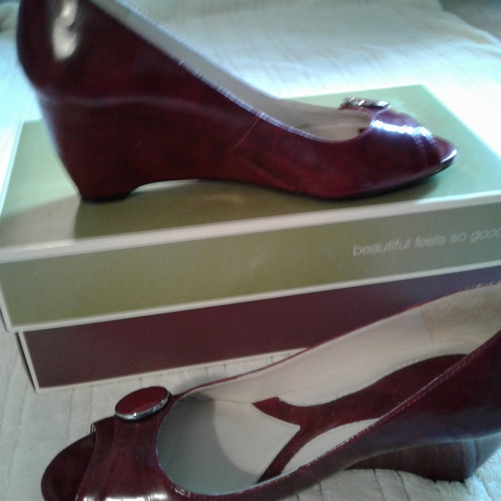 Naturalizer 7 M Chianti wedge shoes